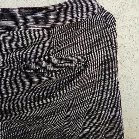 Lululemon Pants Size 4 - Picture 5 of 7